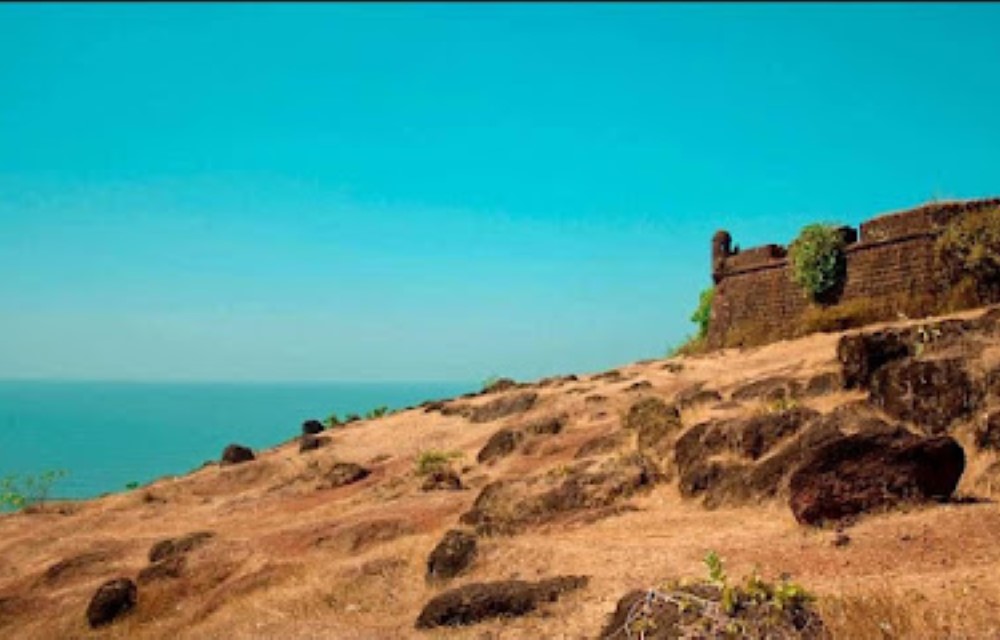 Chapora Fort 14 km from Surf & Sand
